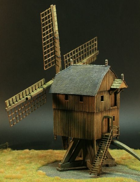 мельница для варгейма (1: 72) от Green line и церковь от Italeri.